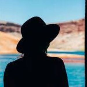 Meet your Posher, Ari